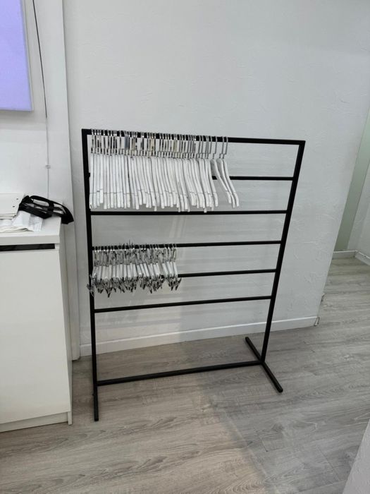 Оборудование для магазина одежды