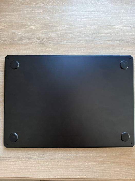 NOU - MacBook Air M2 13’ 16GB RAM 256GB SSD