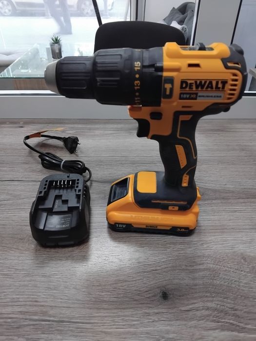 Винтоверт Dewalt DCD778