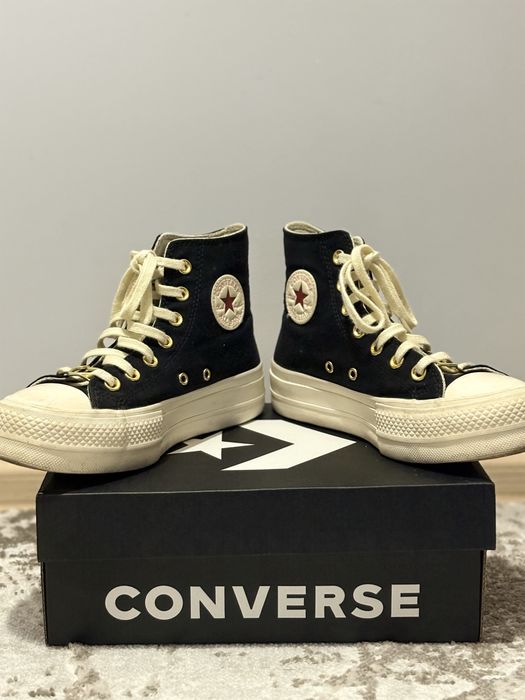 CONVERSE Chuck Taylor All Star Lift Valentine’s Day Collection