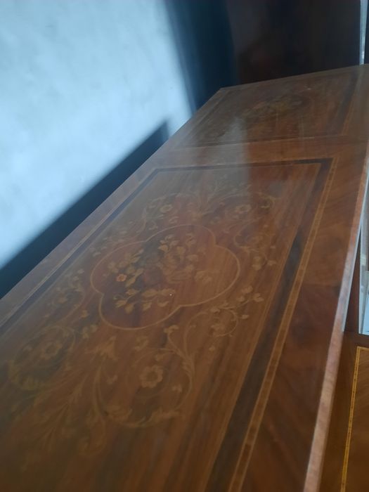 Servantă  bar cu intarsii