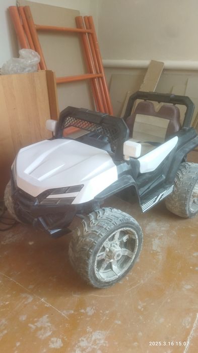 Продам детский автомобиль б/у