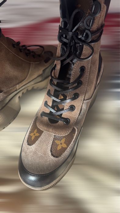 Боти от естествена кожа Louis Vitton