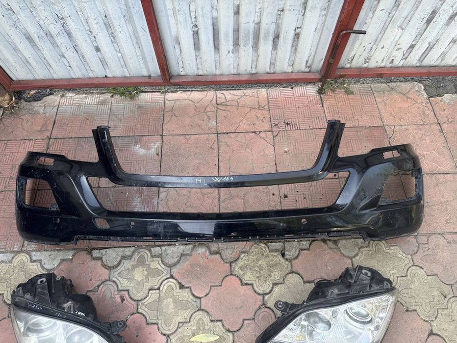 Far stanga / dreapta MERCEDES ML W164 2007/2008/2009/2010/2011/2012
