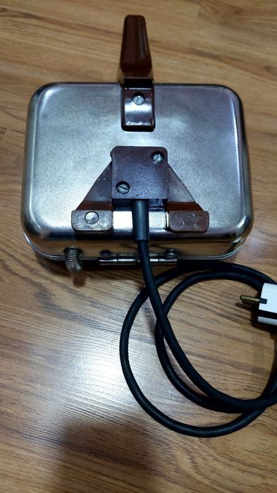 Вафельница Ласунка новая