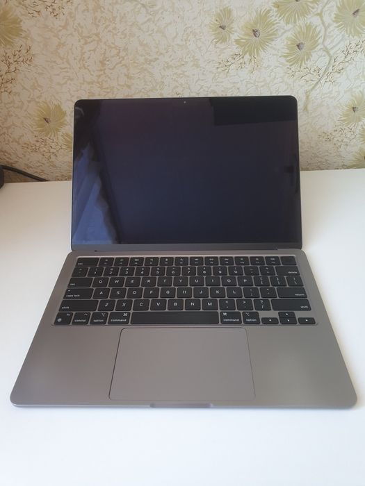 MacBook air m2 16/512 гб