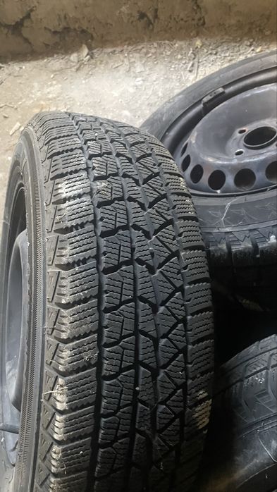 Продам Зимние шины