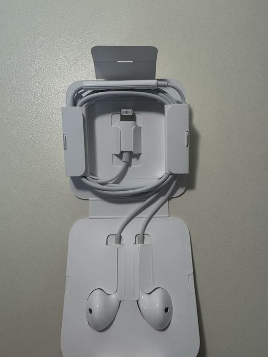 Căşti originale in-ear Apple Earpods Lightning, noi, sigilate