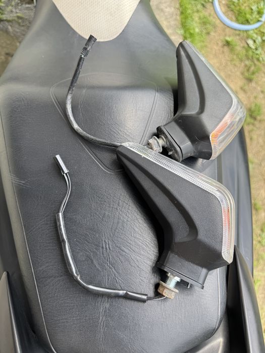Semnalizare dreapta spate Suzuki gsr600.