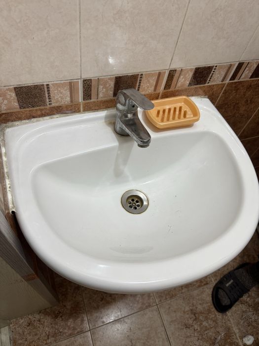 Раковина на ножках