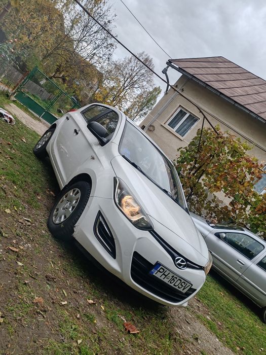 Hyundai i20 sau schimb cu o mașină mai mare