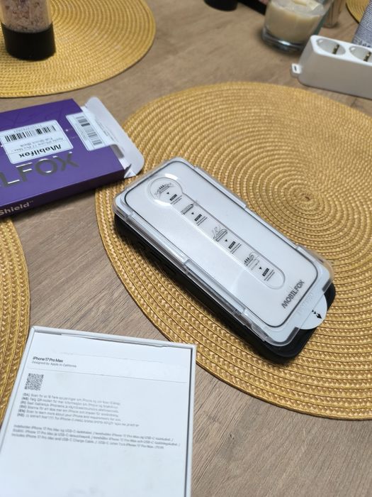 Продавам Протектор MOBILFOX PRO-SHIELD Apple iPhone 16pro/17  и 17 Pro