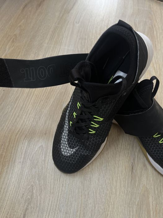 Nike Air Zoom Strong детски маратонки