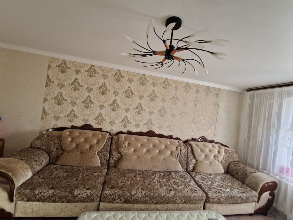 Продается 4метровый диван