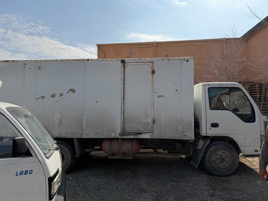 исузу 2008 год выпуска