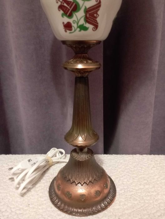 Красиви старинни лампи с абажури - лампа