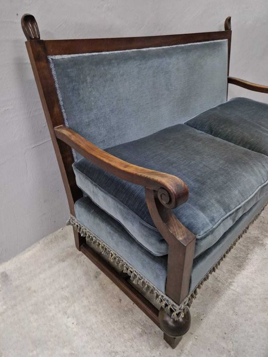 Двуместен френски диван изработен в стил "ЛУИ XVI"