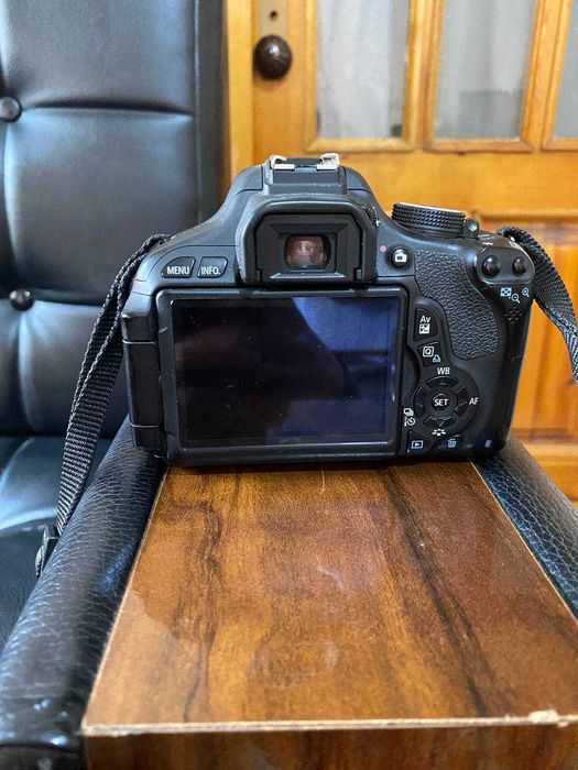 Продаю фотоаппарат  Canon EOS 600D