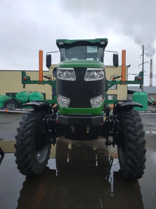 Самоходный опрыскиватель AVAGRO