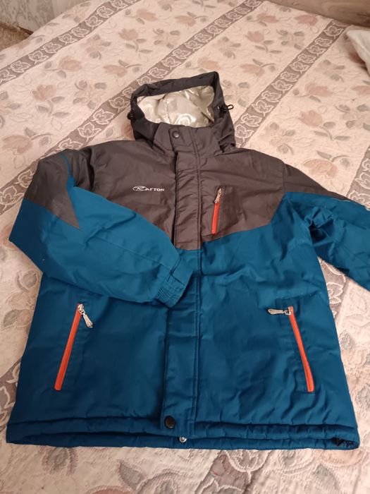 Продам зимнюю  куртку