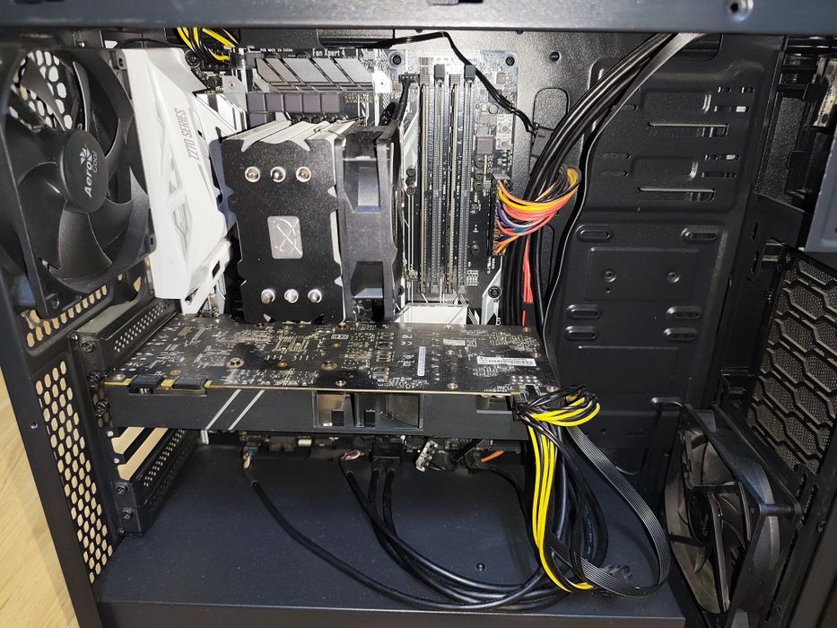 Core i5-7400/1070 8GB/8GB DDR4/512 SSD