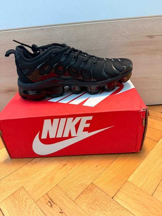 Обувки Nike AIR VAPORMAX PLUS