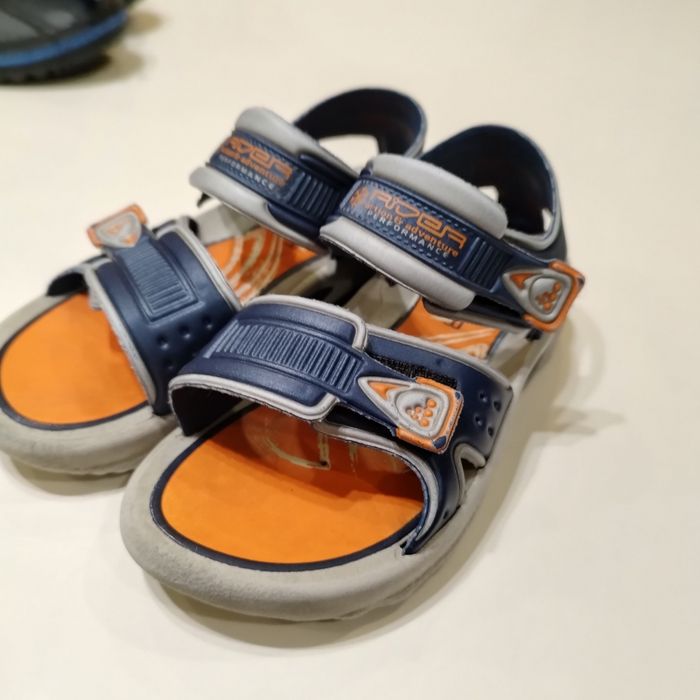 ЛОТ Детски сандали за момче номер 25