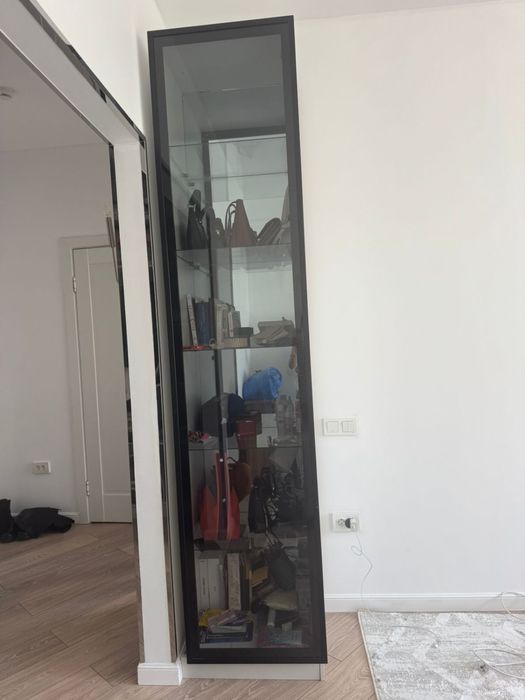 Продаю сервант высокий