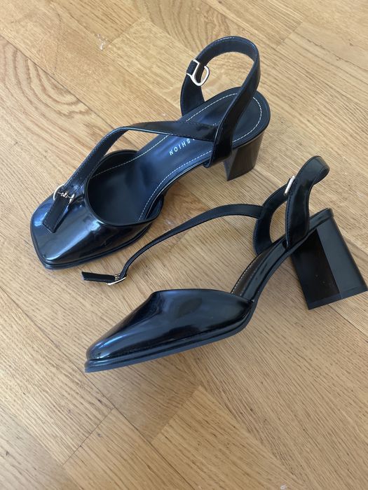 Босоножки женские