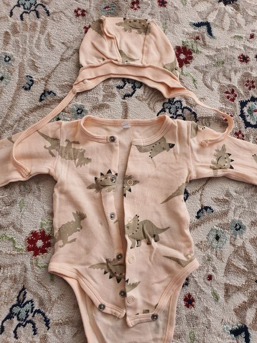 Продам пакет вещей от 1 мес