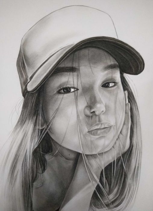 Портреты по фото на заказ углем, цветными карандашами