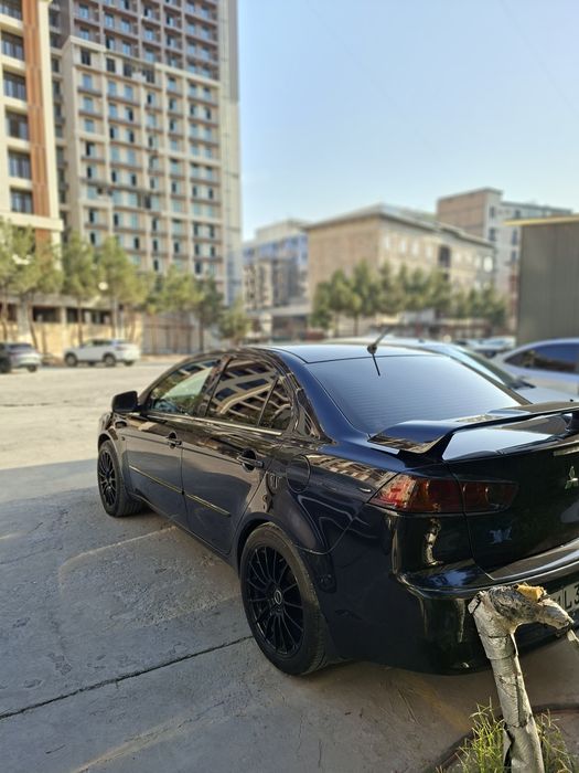 Срочно продаю мицубиси лансер