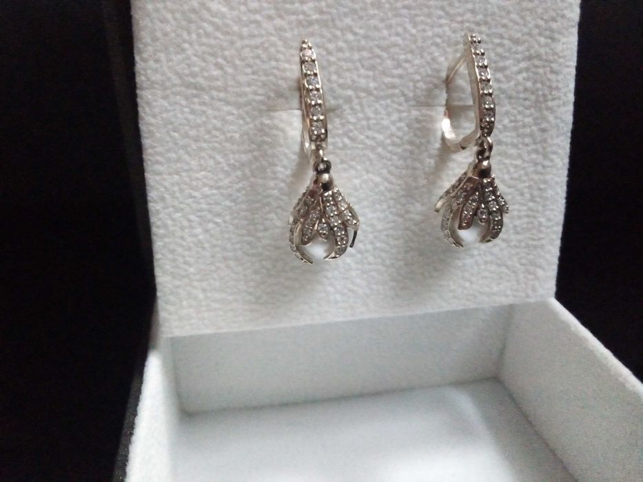 18 к. златни с диаманти обеци и пръстен корона/обеци 14 к. с диаманти