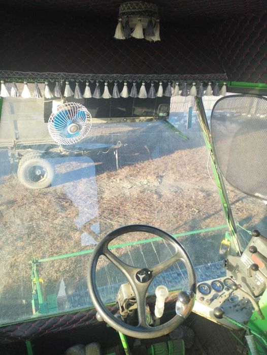 Продам комбайн ниву эффект