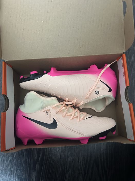 Crampoane de fotbal Nike-uri   nr 42