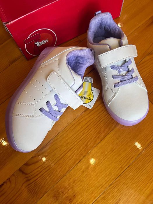 Продается кроссовки