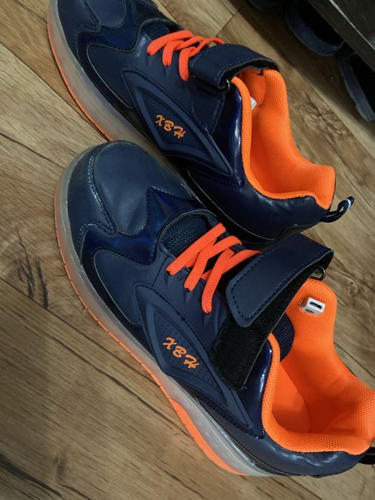 Продам кросовки на роликах