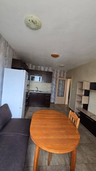 Дава се под наем Тристаен апартамент в Бургас, Меден рудник - зона Б - 70 кв.м за 382.5 € - Снимка #1