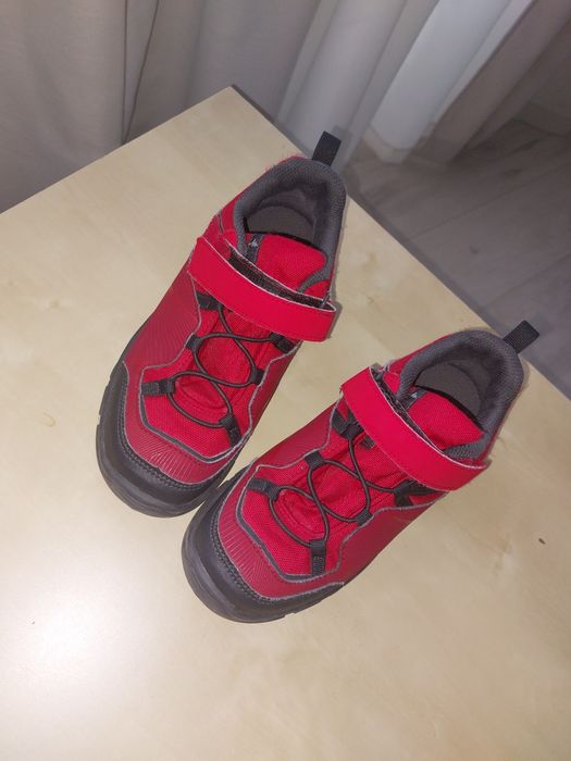 Pantofi sport impermeabili Quechua Marime 34