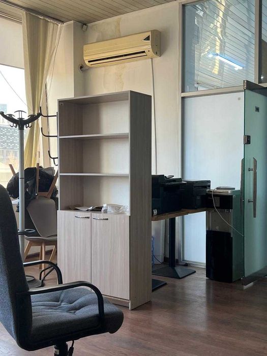 продам офисные кресла столы стулья