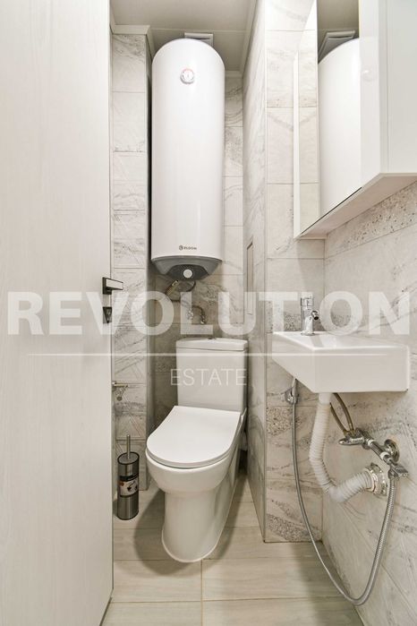 Дава се под наем Тристаен апартамент в София, Павлово - 130 кв.м за 1200 € - Снимка #9