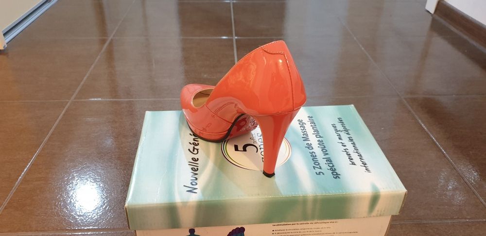 De vanzare pantofi din piele naturala