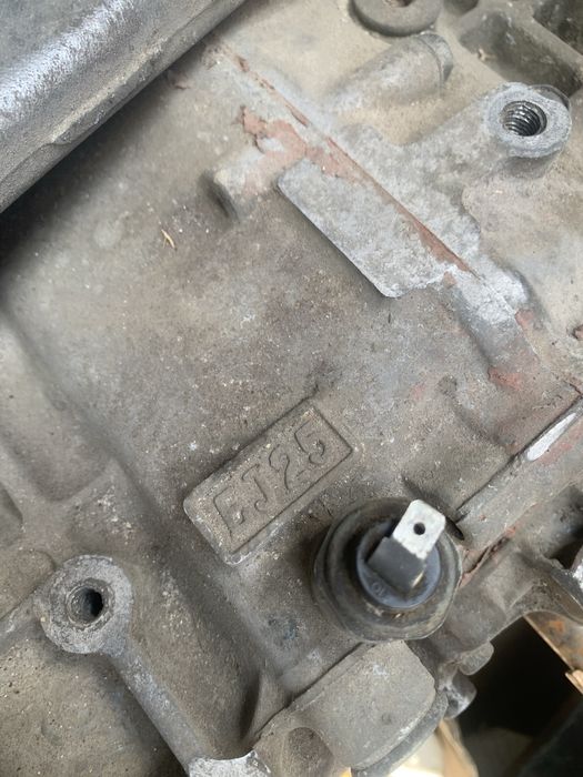 Продам матор от субарика ej25