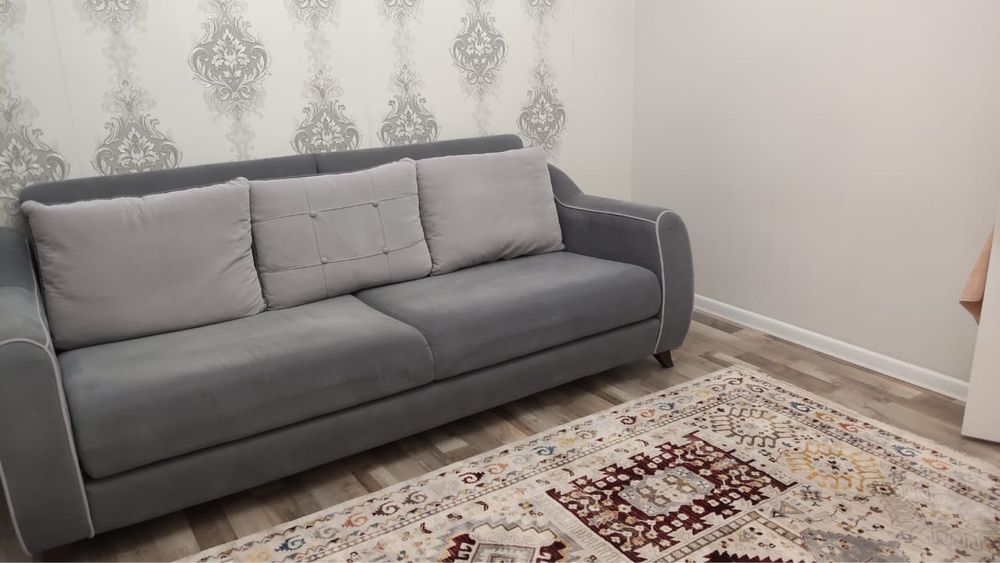 Диван с креслом