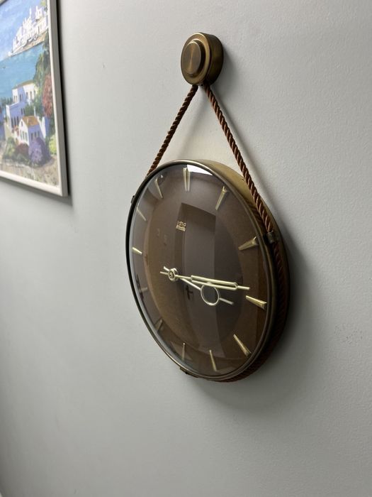 Стенен часовник / 50-те