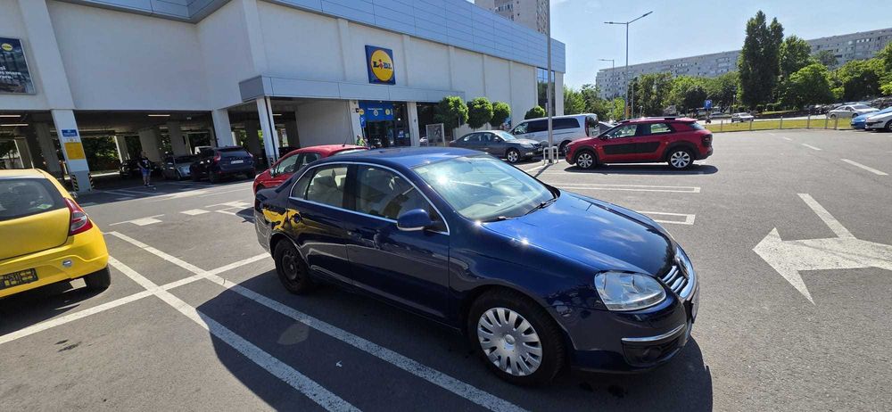 VOLKSWAGEN Jetta