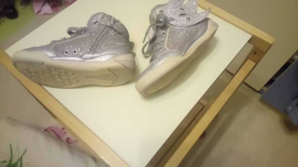 ДЕТСКИ маратонки бродирани ест. кожа и GEOX-невероятни