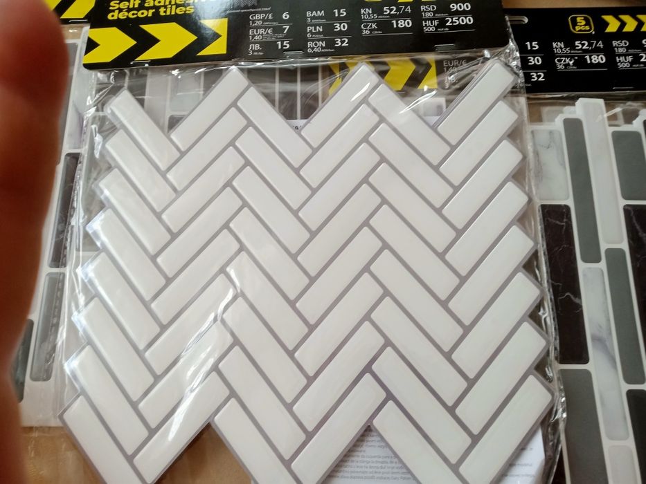 Benzi adezive decorative