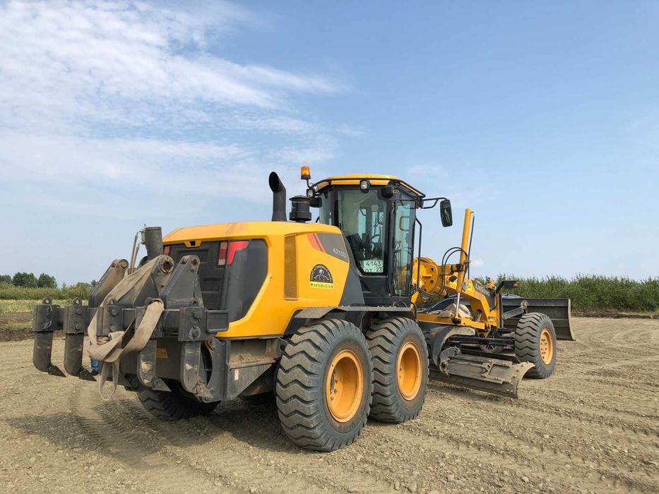 Yangi yol qurilishga, LiuGong Greyder 4215