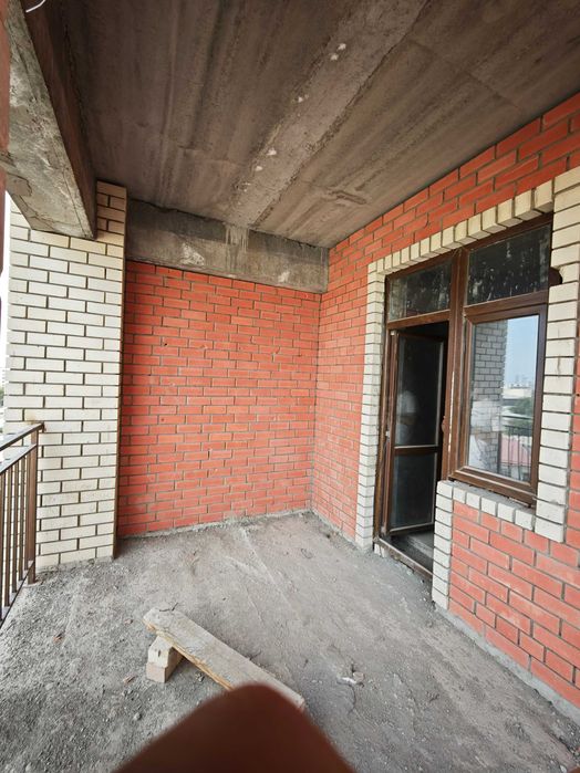 Новостройка, кирпич, рынок чорсу, метро тинчлик, версаль ≈ 104 кв.м